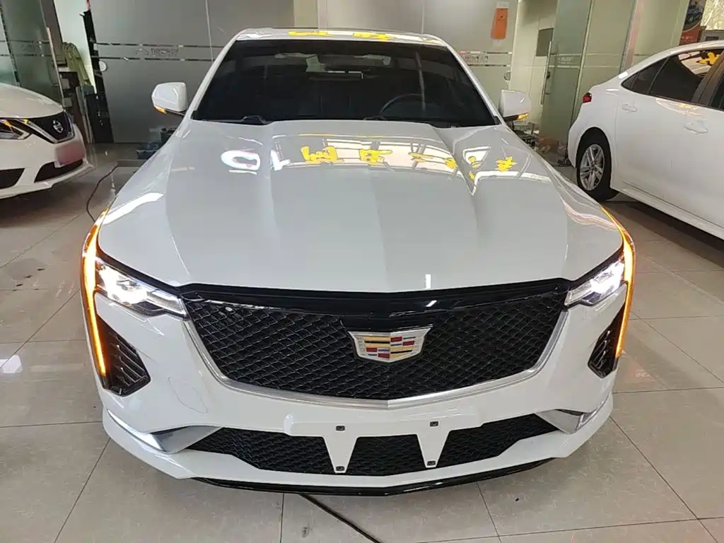 Cadillac CT4 — фото 3