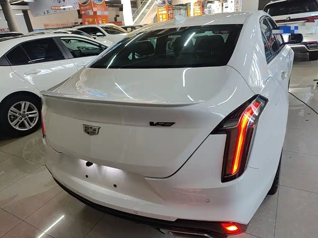 Cadillac CT4 — фото 6