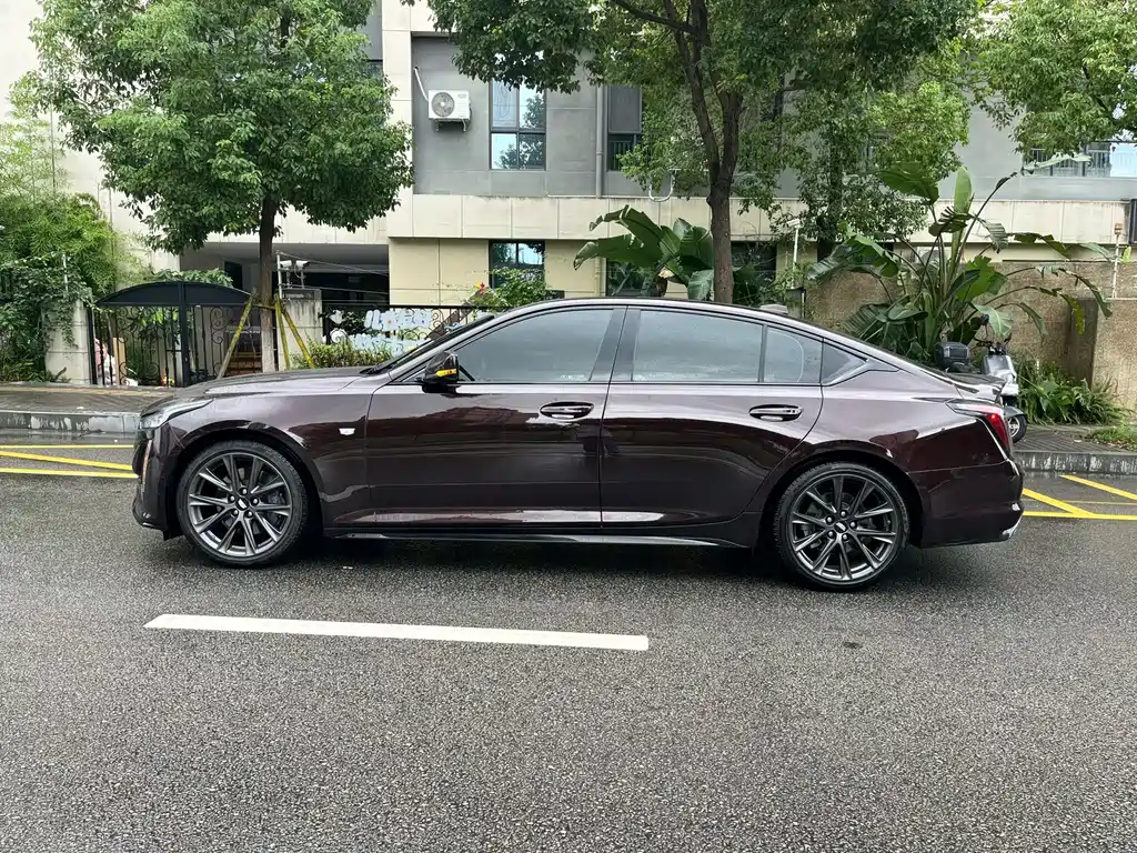 Cadillac CT5 — фото 4