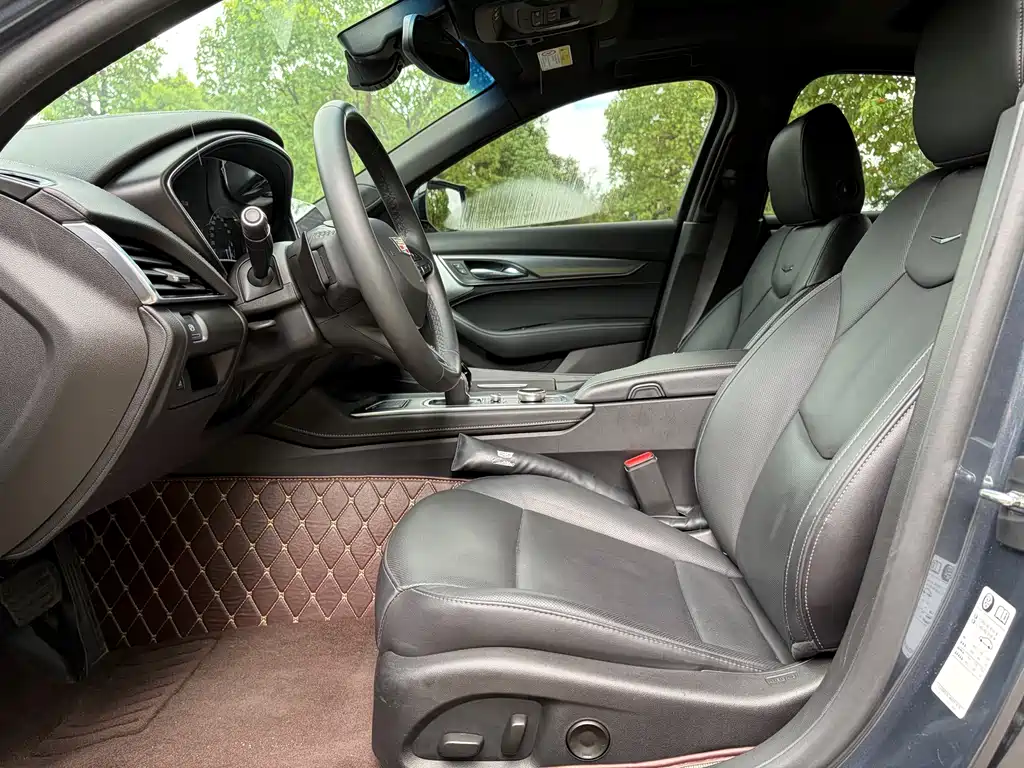 Cadillac CT5 — фото 5