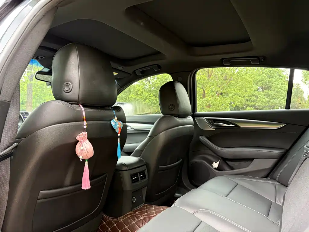 Cadillac CT5 — фото 6