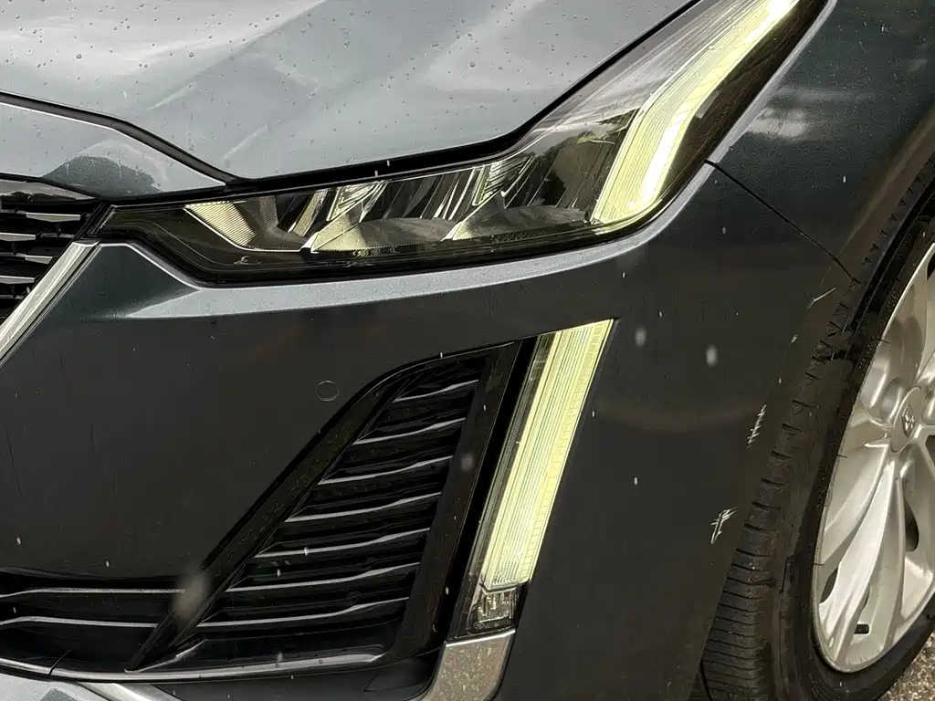 Cadillac CT5 — фото 9