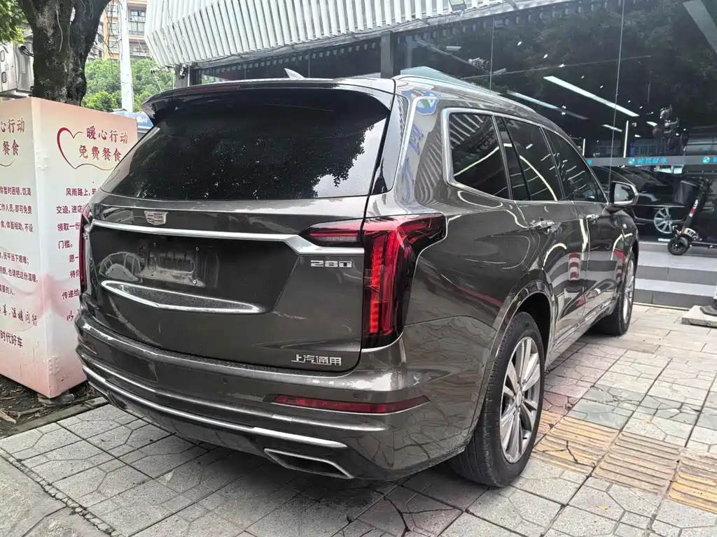 Cadillac XT6 — фото 8