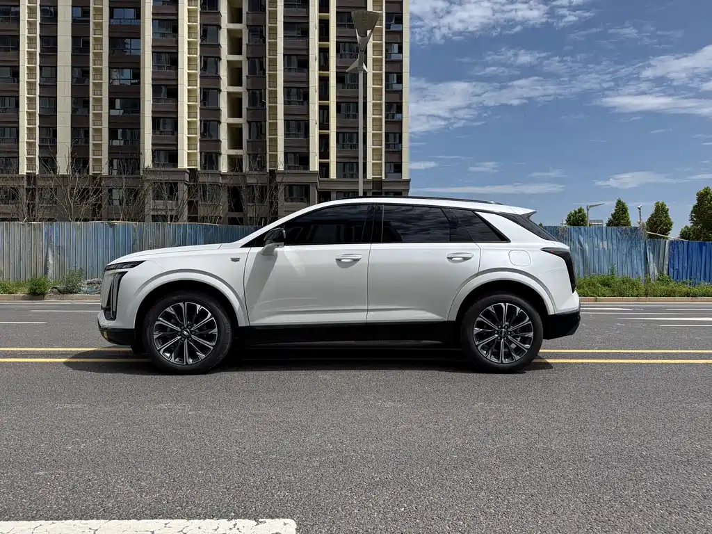 Cadillac XT5 — фото 6