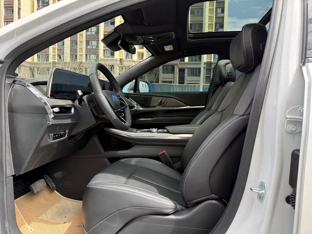Cadillac XT5 — фото 7