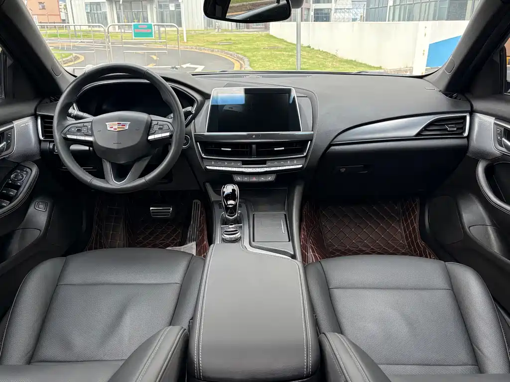Cadillac CT5 — фото 8