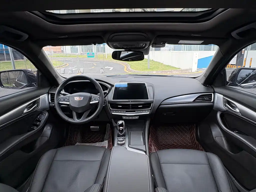 Cadillac CT5 — фото 9