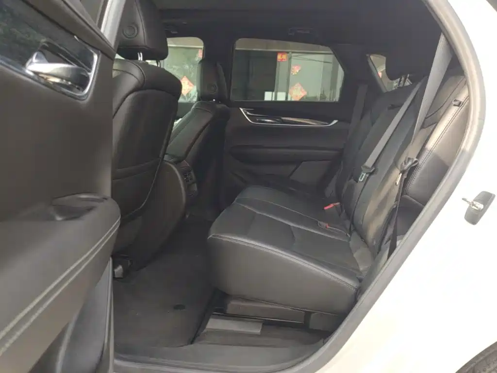 Cadillac XT5 — фото 17