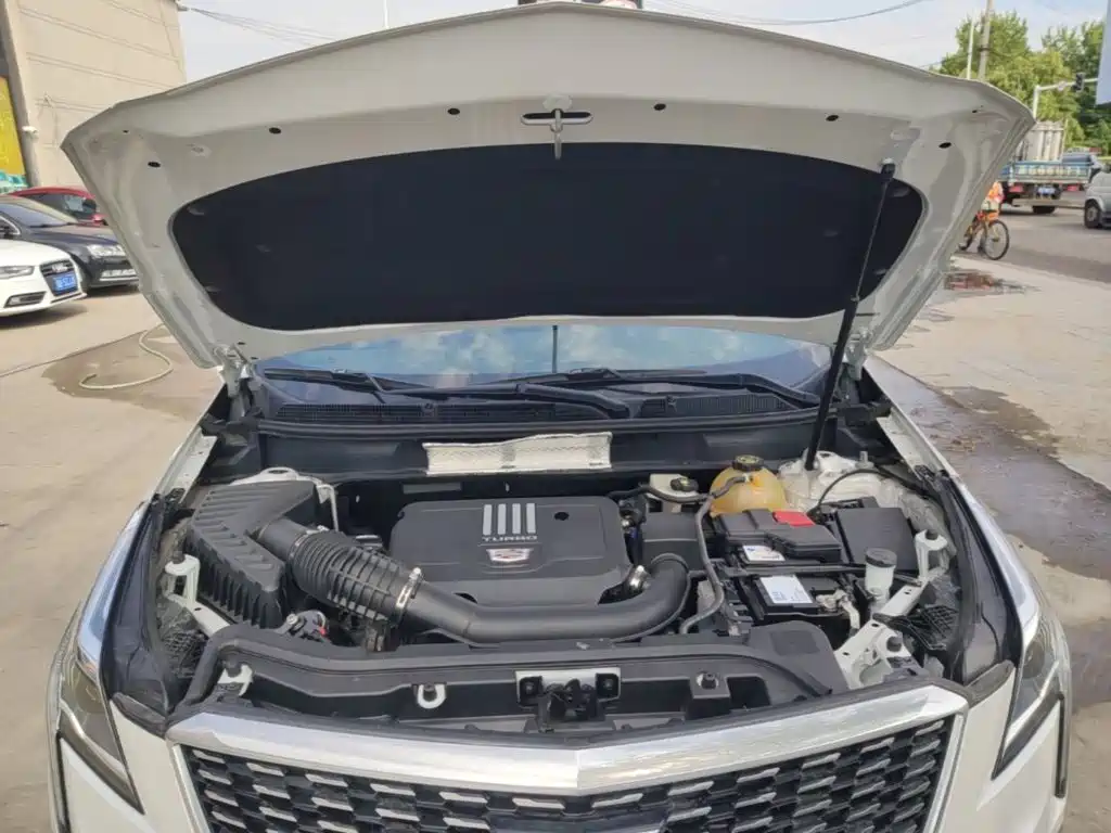 Cadillac XT5 — фото 20