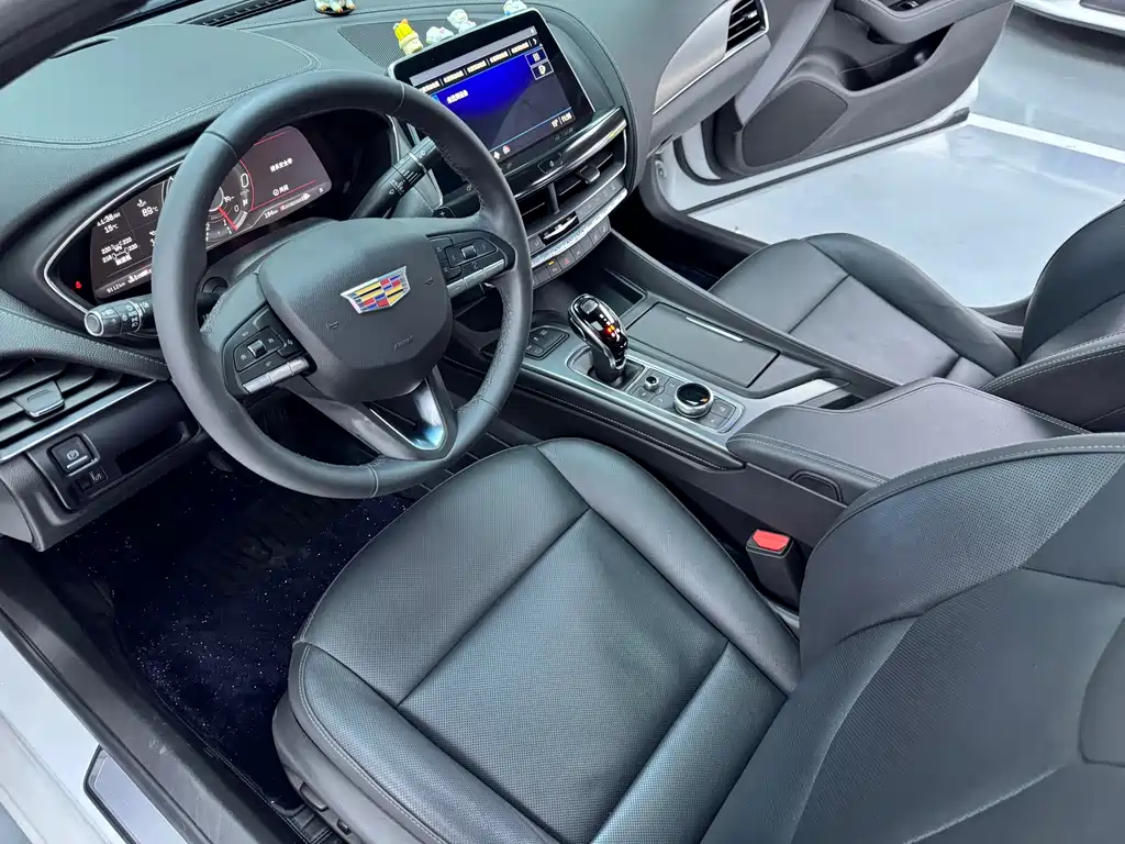 Cadillac CT5 — фото 6