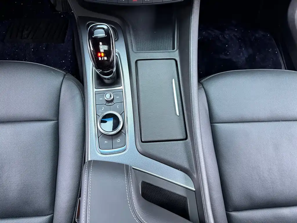 Cadillac CT5 — фото 9