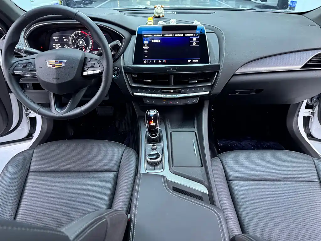 Cadillac CT5 — фото 10
