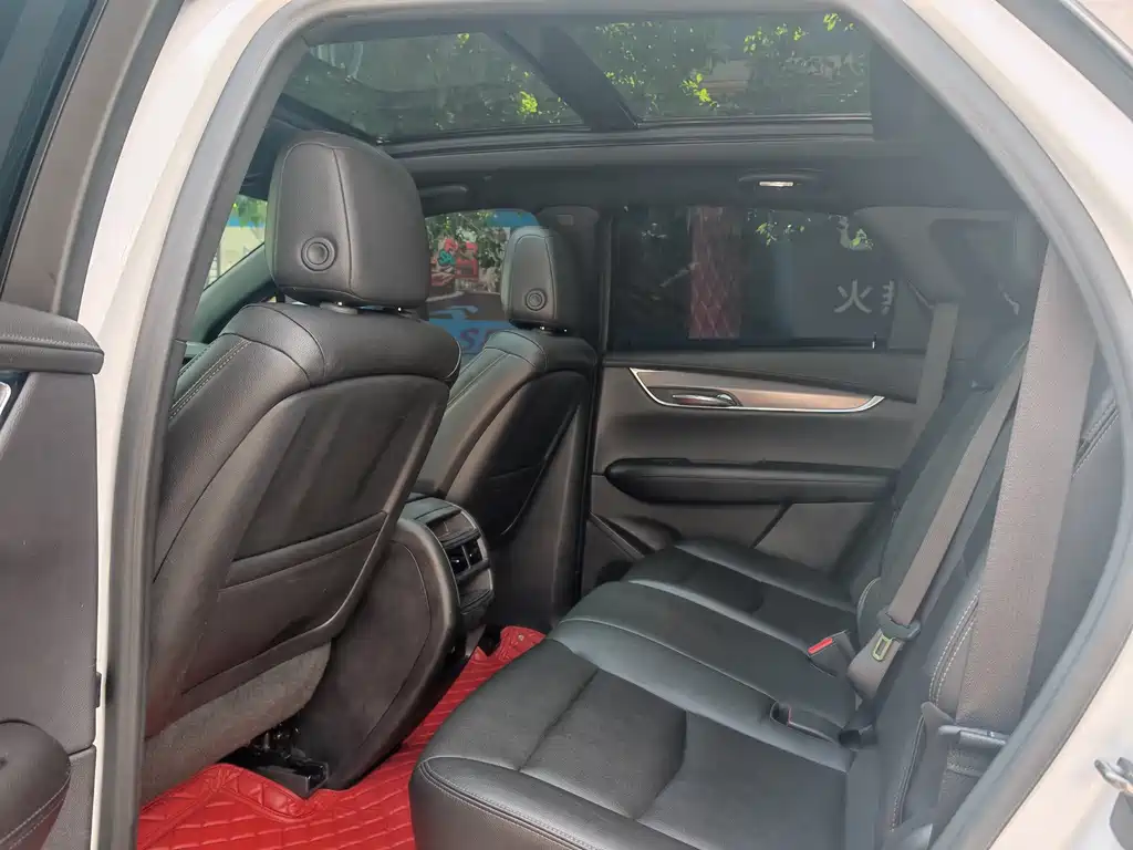 Cadillac XT5 — фото 5