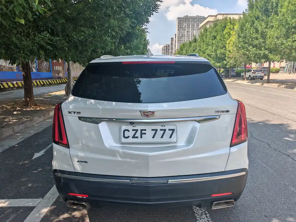 Cadillac XT5 — фото 8