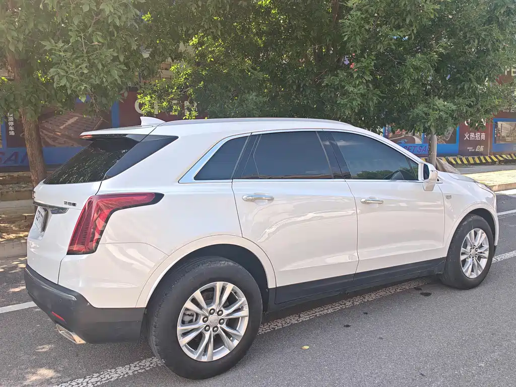Cadillac XT5 — фото 9