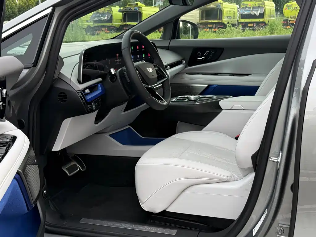 Cadillac IQ — фото 4