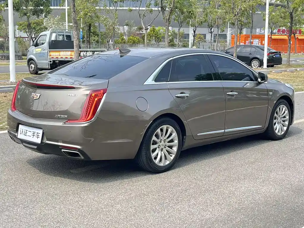 Cadillac XTS — фото 23