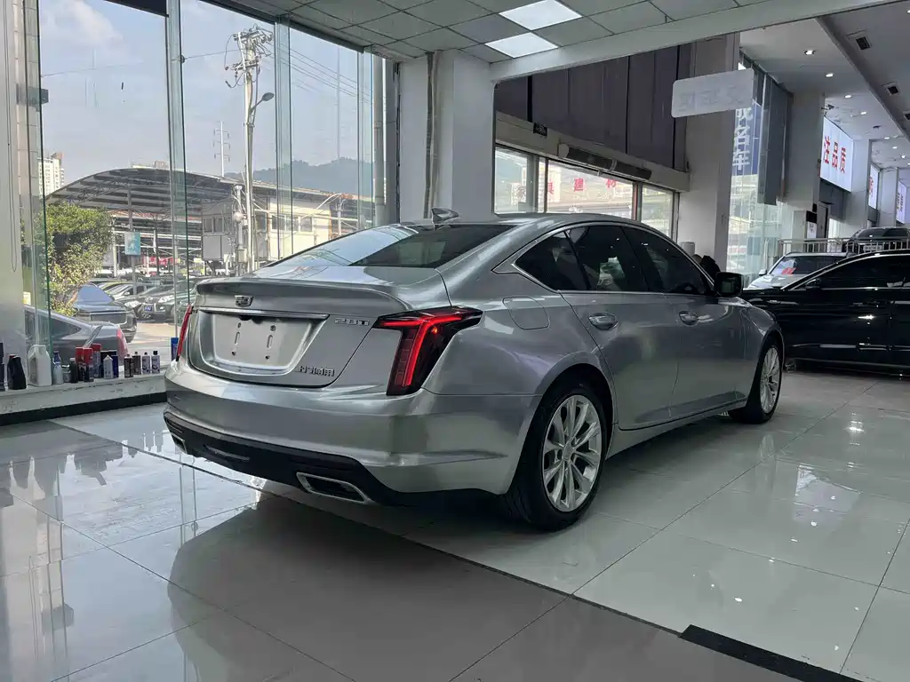 Cadillac CT5 — фото 7