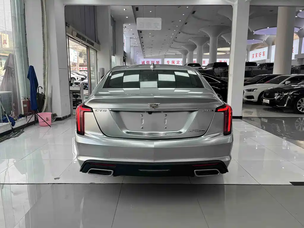Cadillac CT5 — фото 8