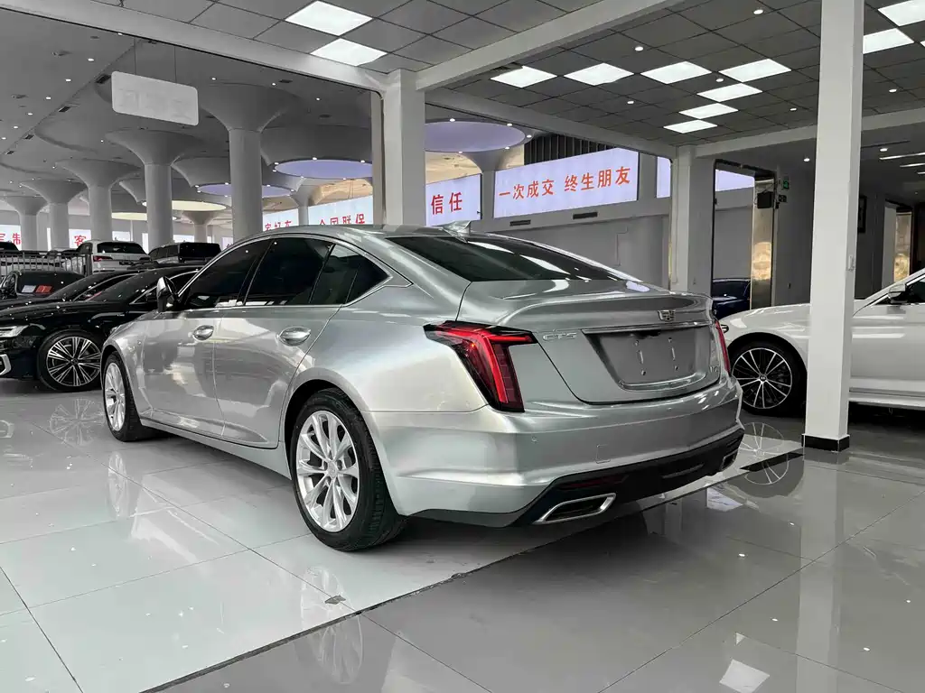 Cadillac CT5 — фото 9
