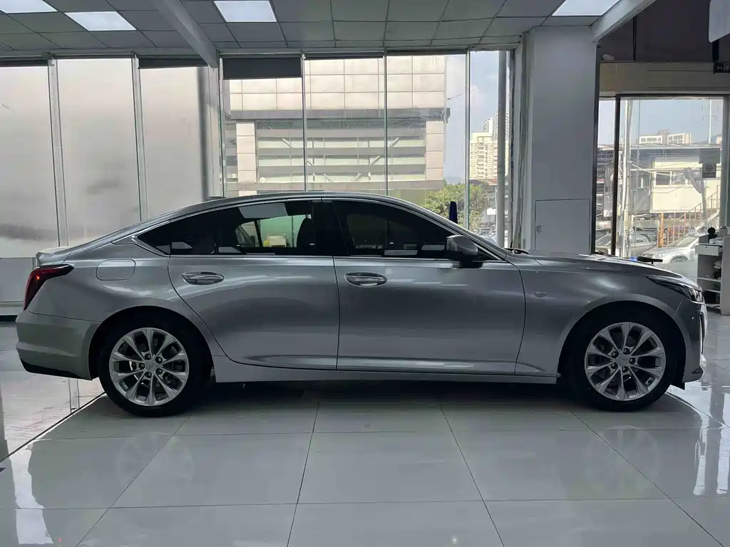 Cadillac CT5 — фото 10