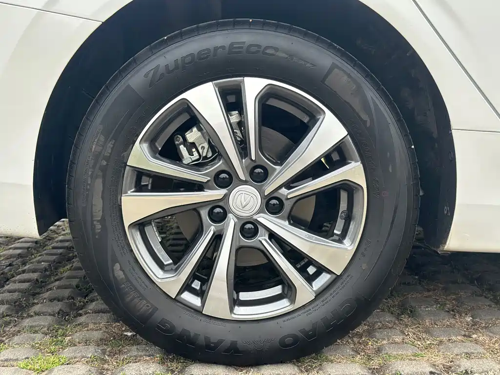 Changan Eado — фото 11