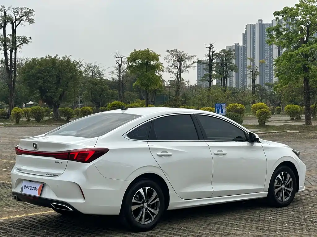 Changan Eado — фото 9
