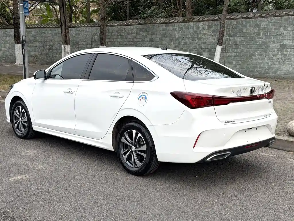 Changan Eado — фото 8