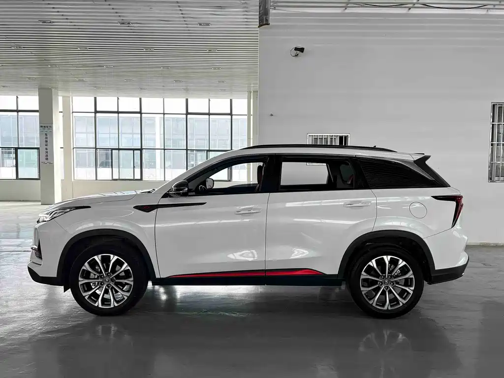 Changan CS75 PLUS — фото 2