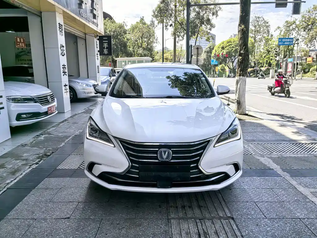 Changan Eado — фото 2