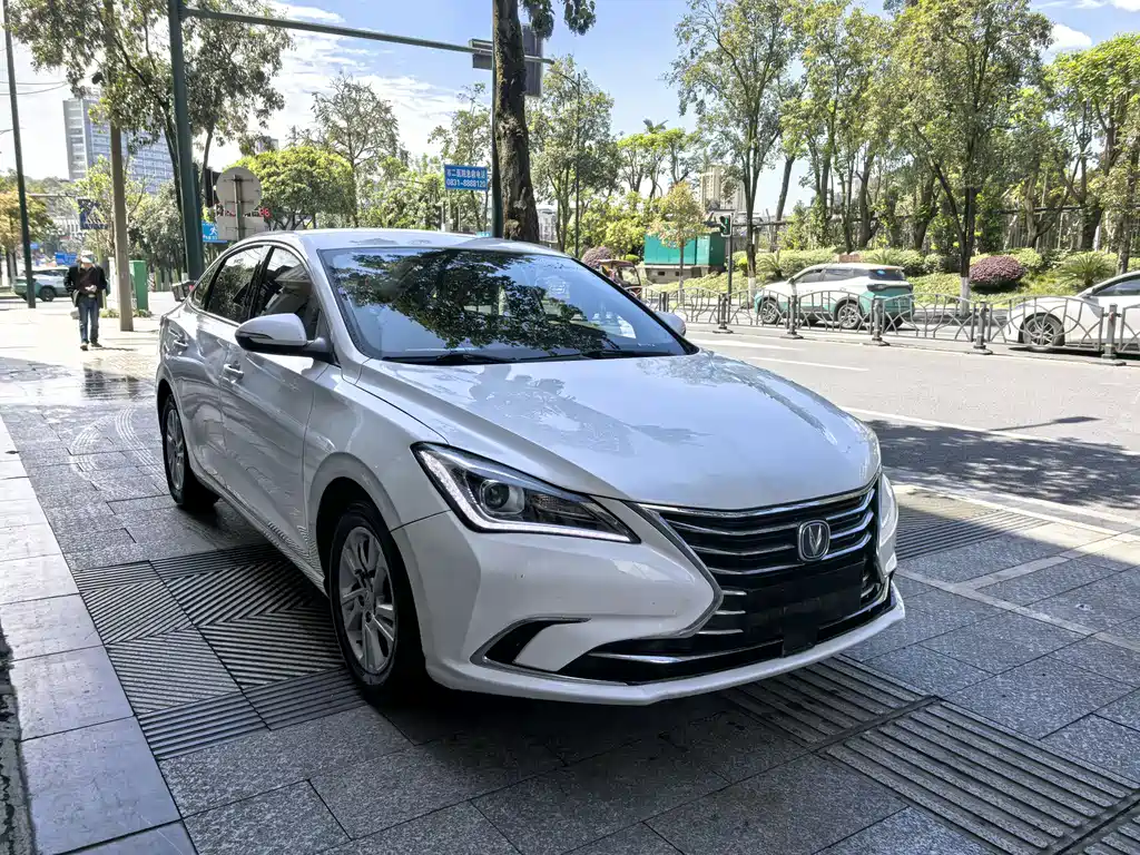 Changan Eado — фото 3
