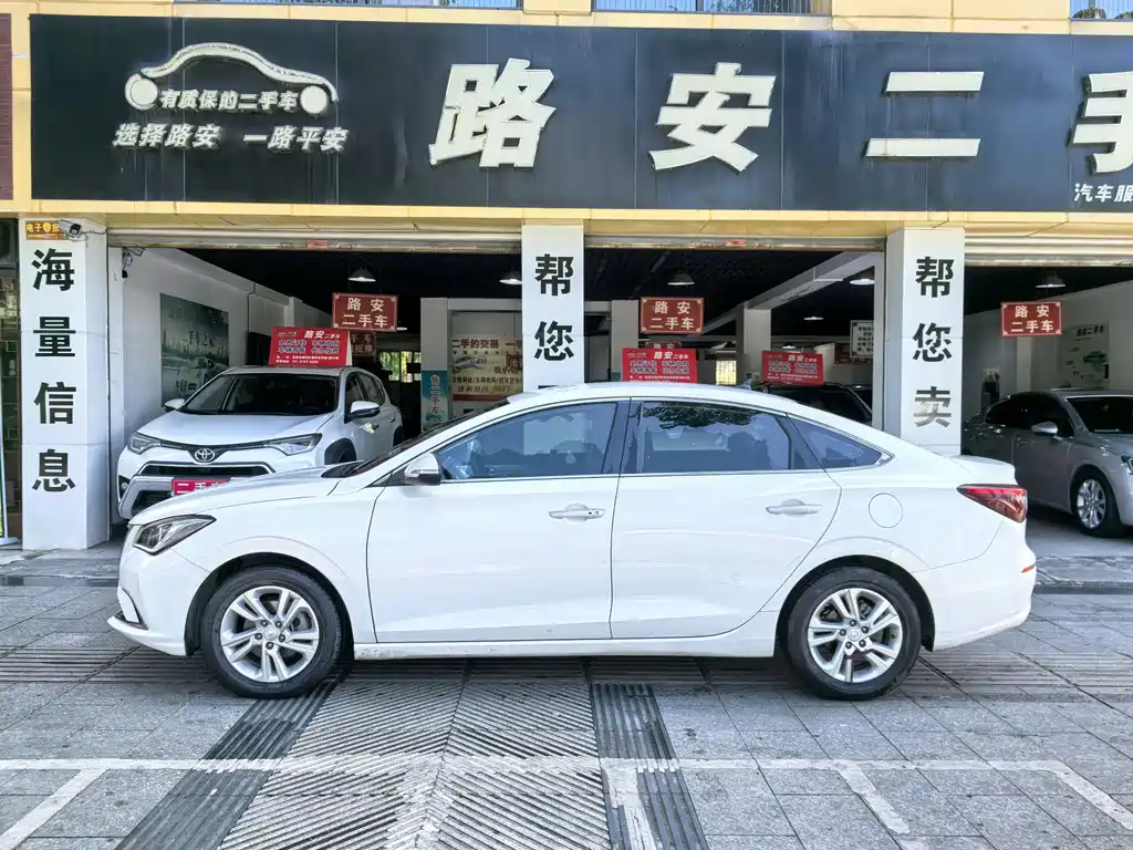 Changan Eado — фото 5