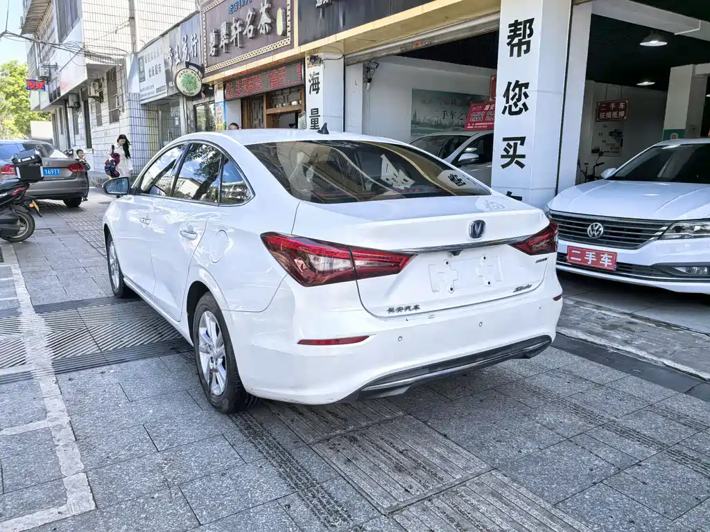 Changan Eado — фото 6