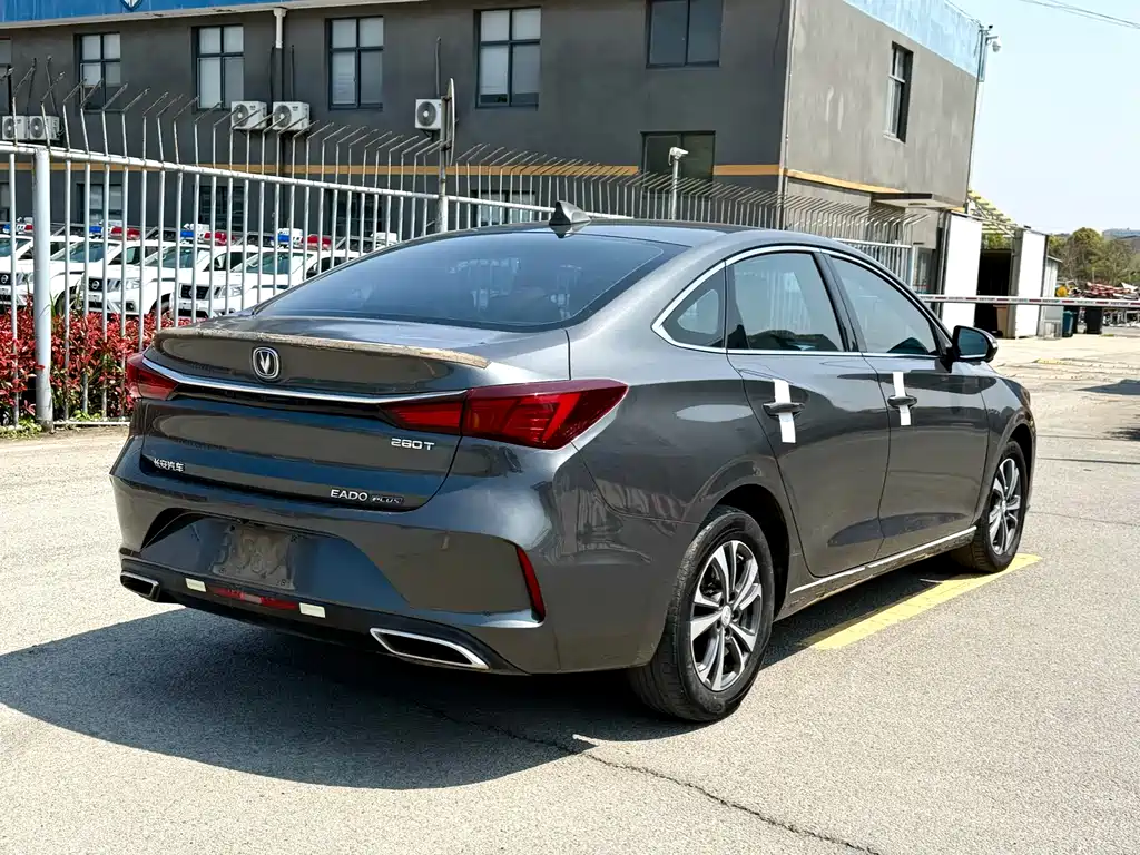 Changan Eado — фото 12