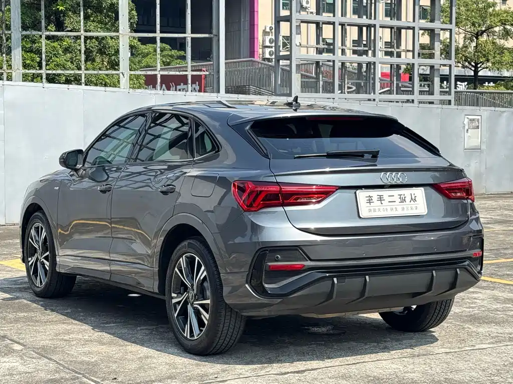 Audi Q3 Sportback — фото 11