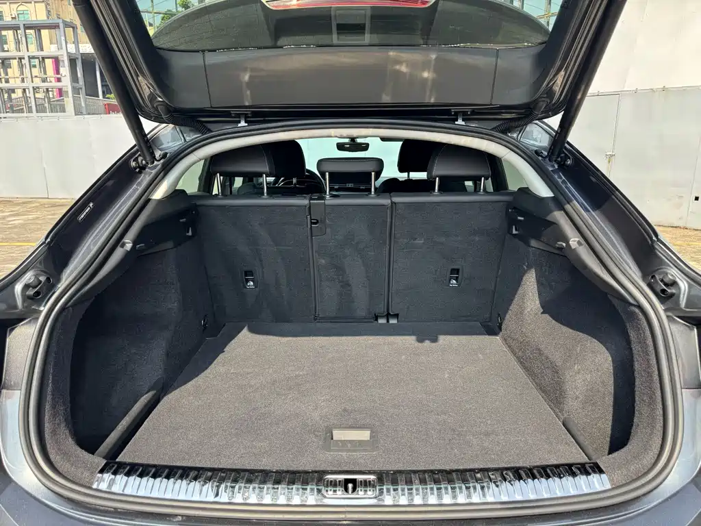 Audi Q3 Sportback — фото 25