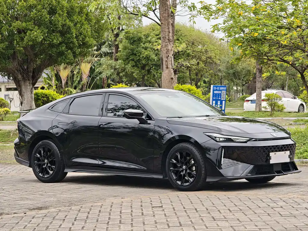 Changan UNI-V — фото 3