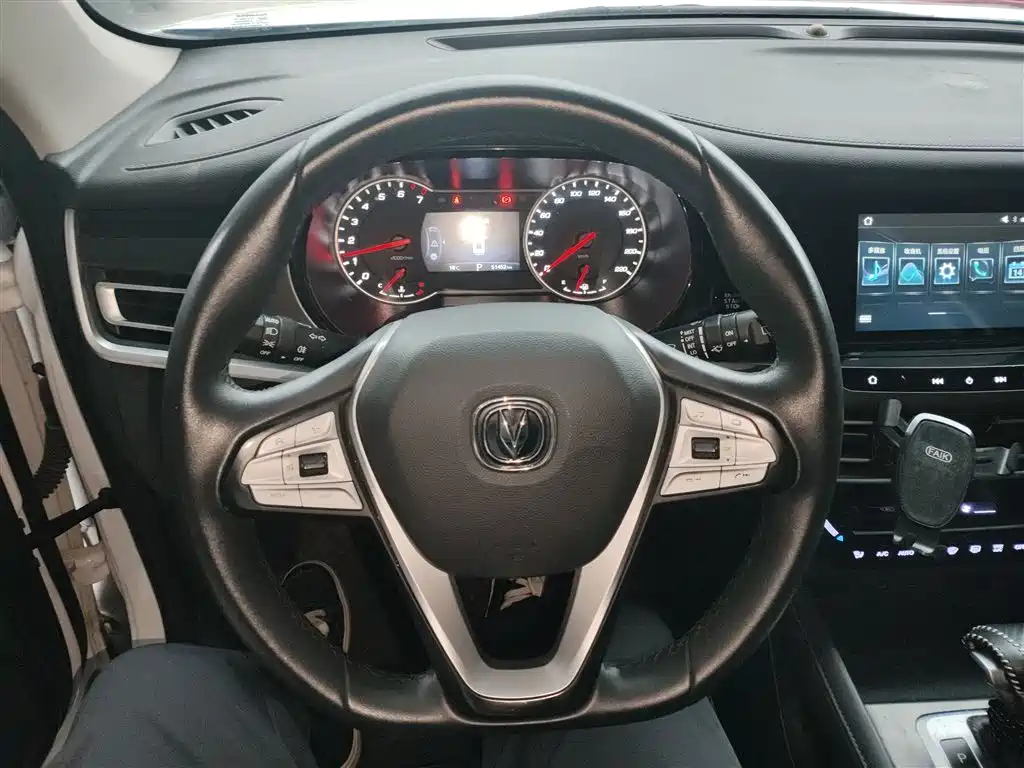 Changan CS35PLUS — фото 11