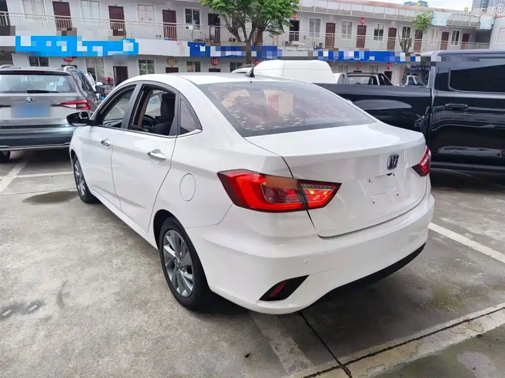 Changan Eado DT — фото 5