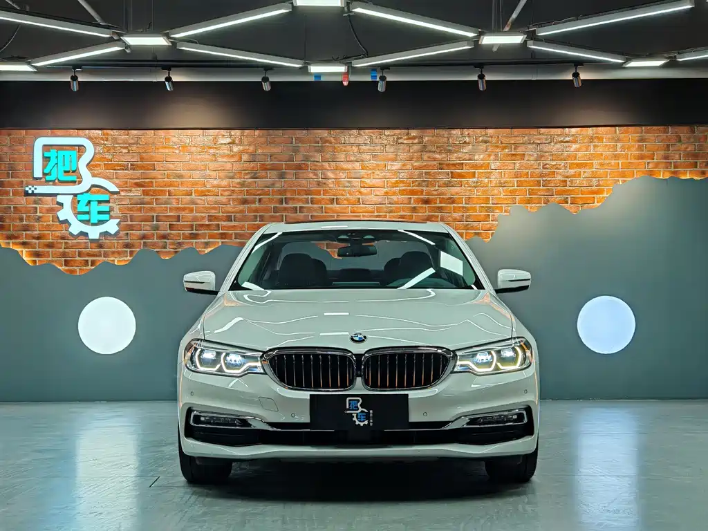BMW 5 Series — фото 2