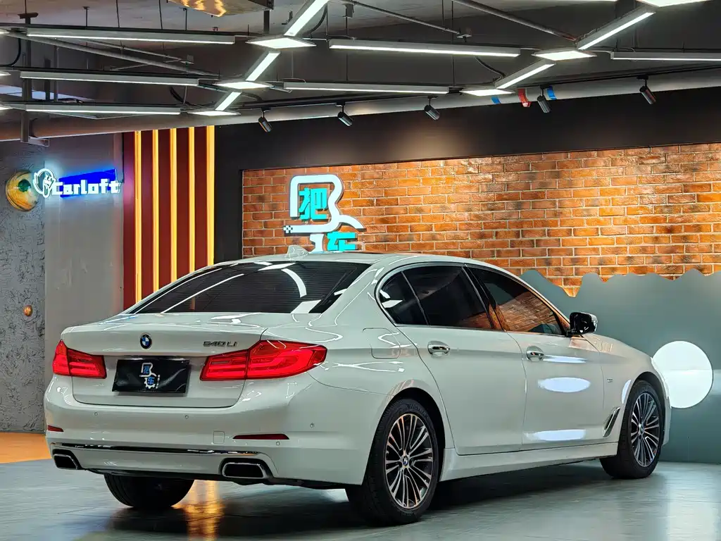 BMW 5 Series — фото 11