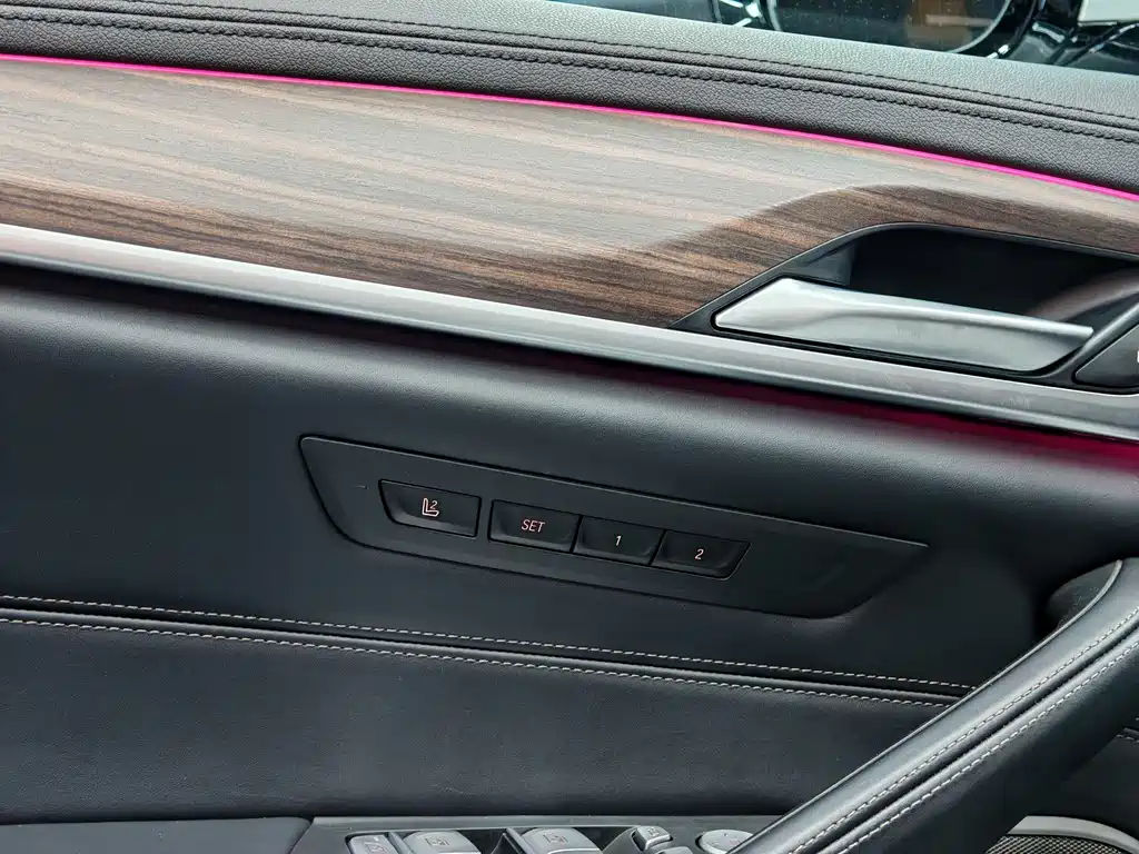 BMW 5 Series — фото 17