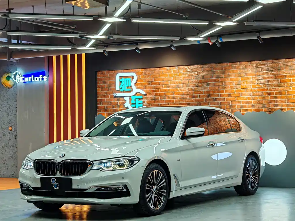 BMW 5 Series — фото 4