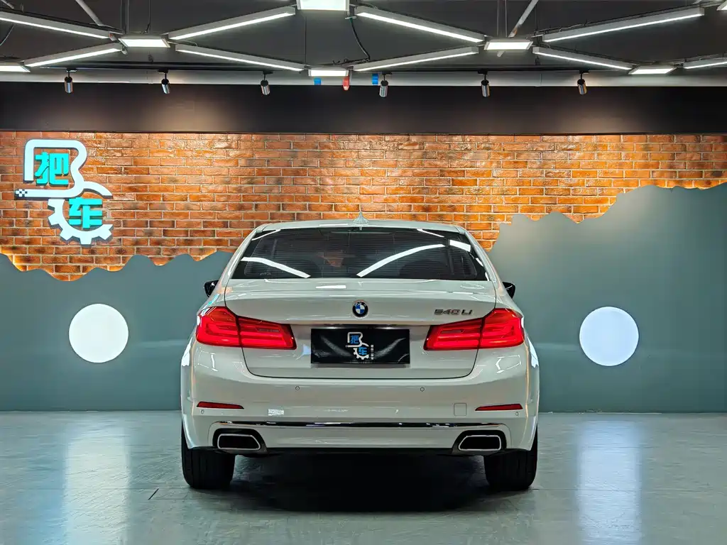 BMW 5 Series — фото 9