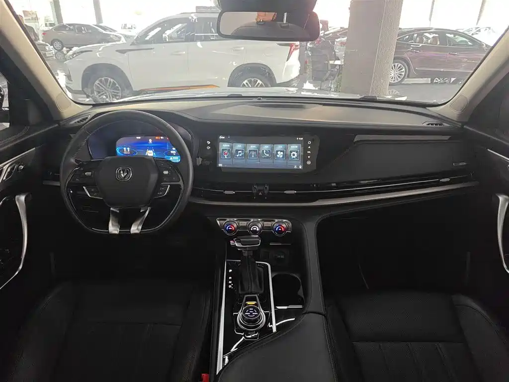Changan CS95 — фото 10