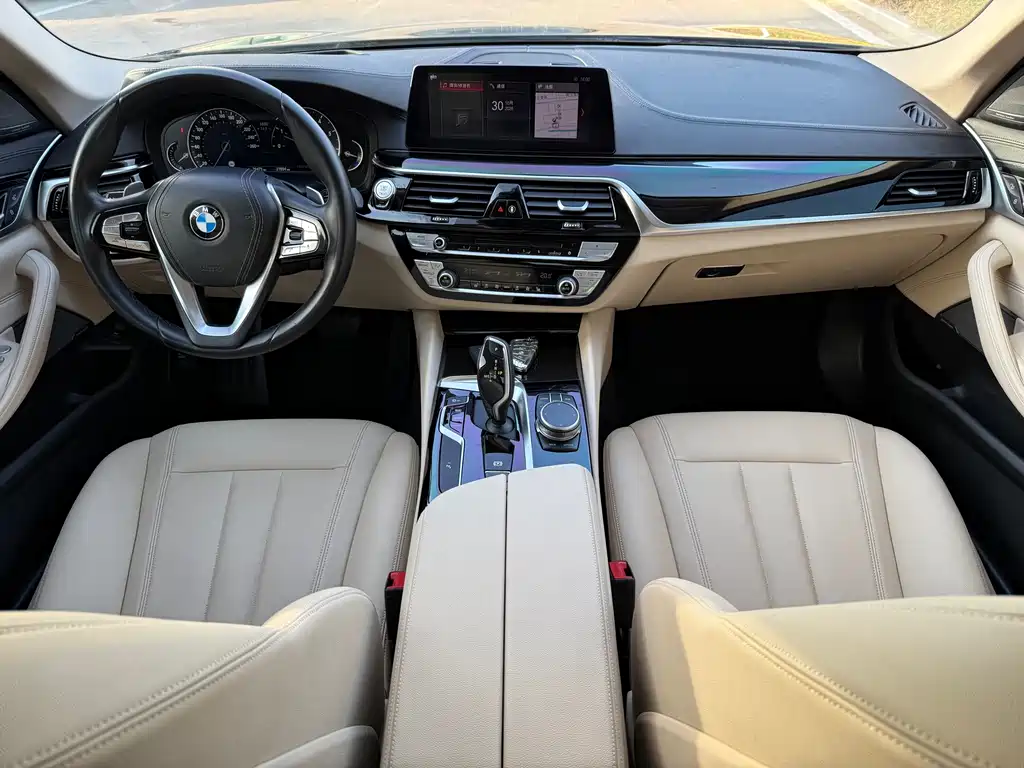 BMW 5 Series — фото 21