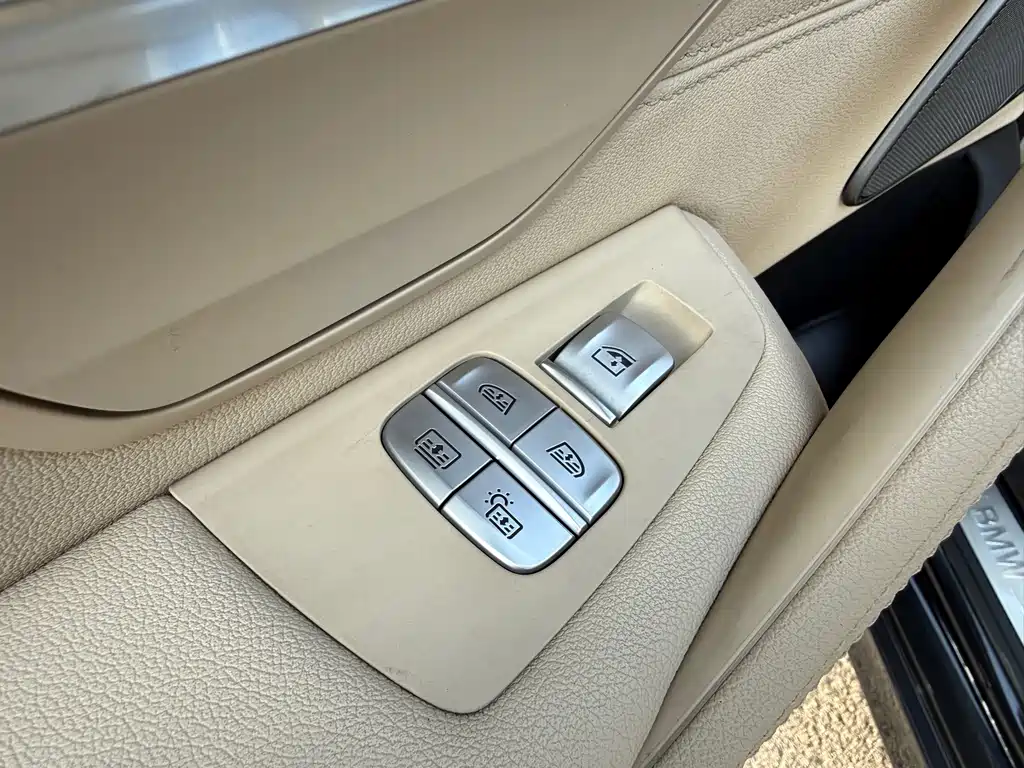 BMW 5 Series — фото 22