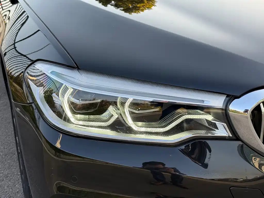 BMW 5 Series — фото 25