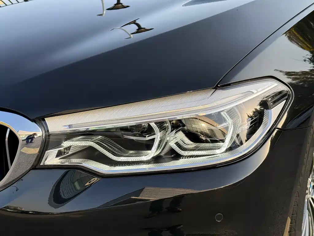 BMW 5 Series — фото 26