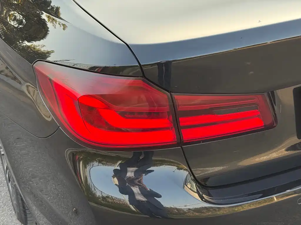 BMW 5 Series — фото 30